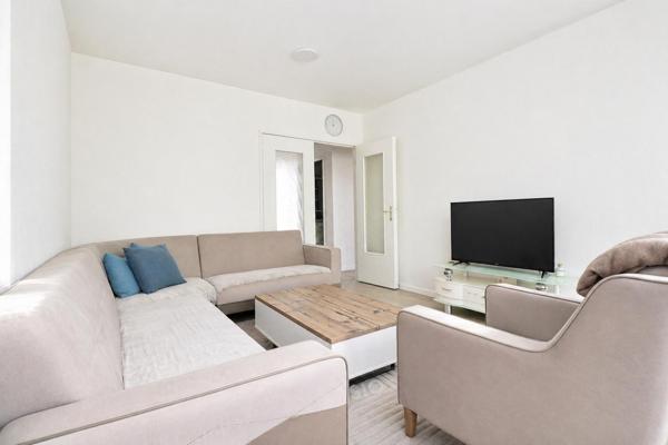 APPARTEMENT TROIS PIÈCES PROCHE CENTRE-VILLE