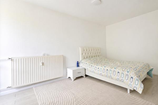 APPARTEMENT TROIS PIÈCES PROCHE CENTRE-VILLE