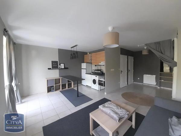 Appartement à louer 1 pièce 33.32m²
