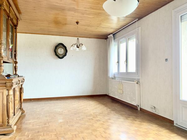 Maison
         5 pièces
        - 101 m² Exclusivité 209 000 €*