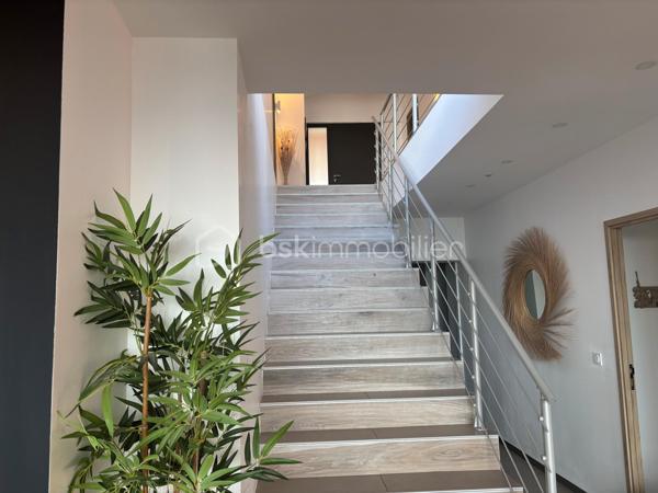 Maison contemporaine de 210,92 m²
