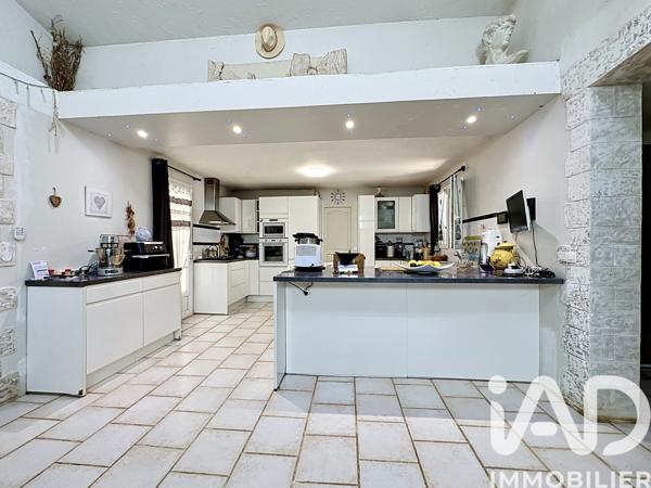 Maison à vendre 10 pièces 264 m² Tourrettes