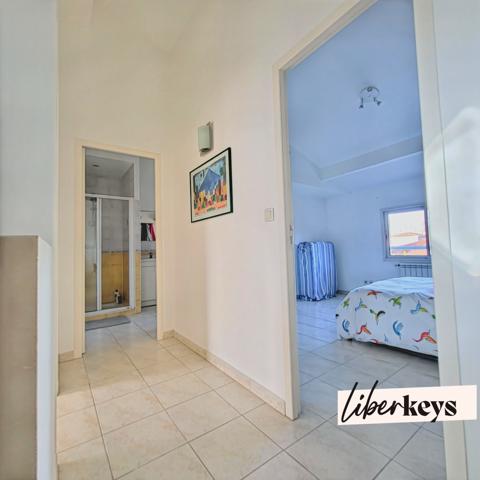 Villa familiale Type 7 avec piscine - Plain pied élevé d'un étage - Jardin de 1200 m2