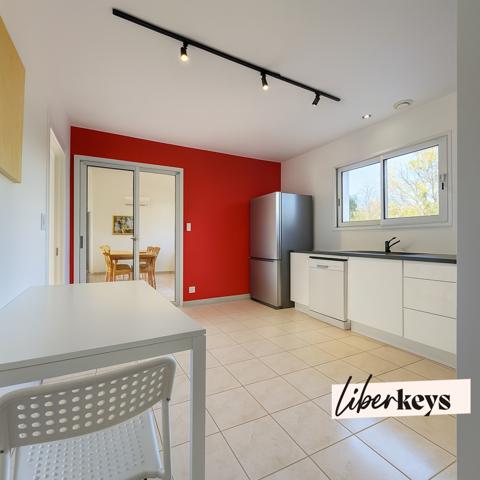 Villa familiale Type 7 avec piscine - Plain pied élevé d'un étage - Jardin de 1200 m2