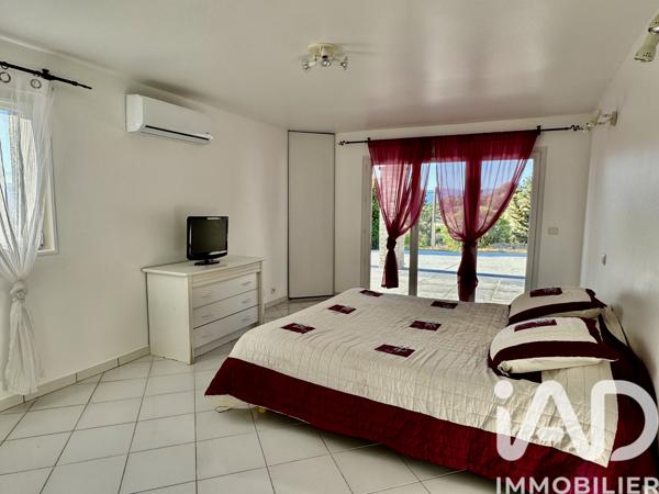 Maison à vendre 10 pièces 249,79 m² Vidauban