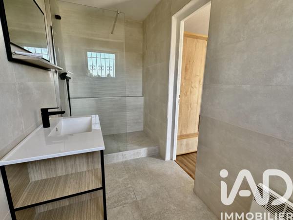 Maison à vendre 10 pièces 249,79 m² Vidauban