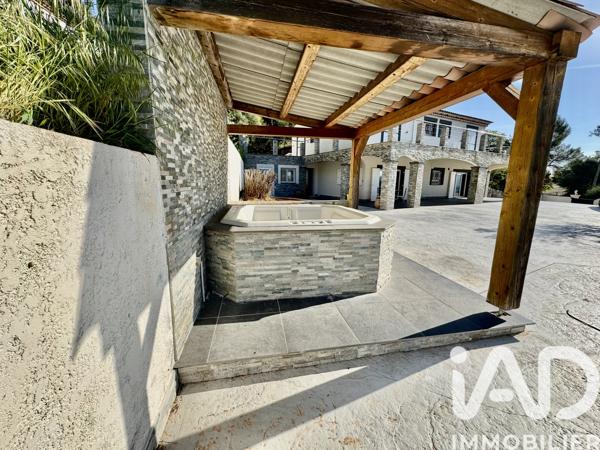 Maison à vendre 10 pièces 249,79 m² Vidauban