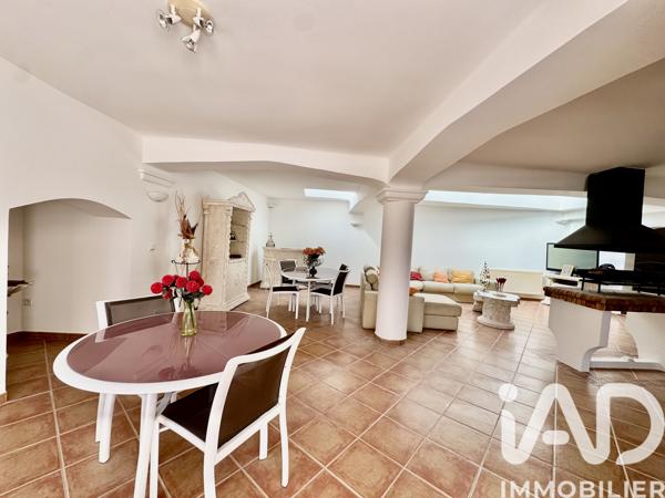 Maison à vendre 10 pièces 249,79 m² Vidauban