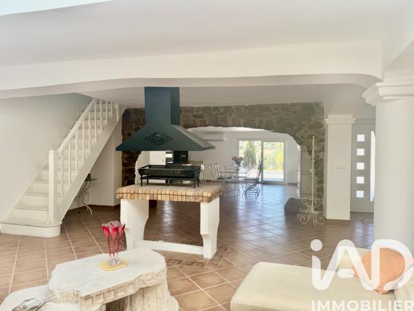 Maison à vendre 10 pièces 249,79 m² Vidauban