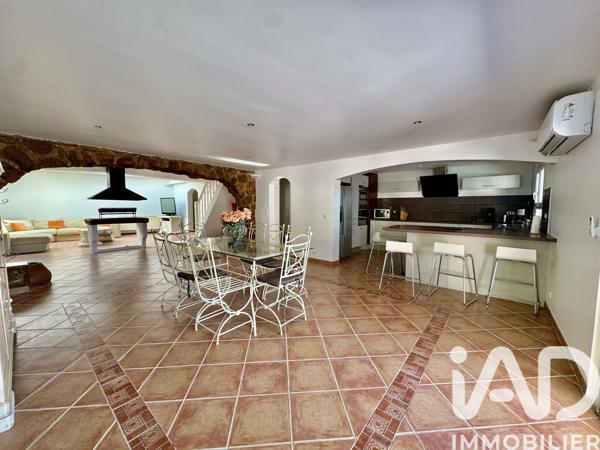 Maison à vendre 10 pièces 249,79 m² Vidauban