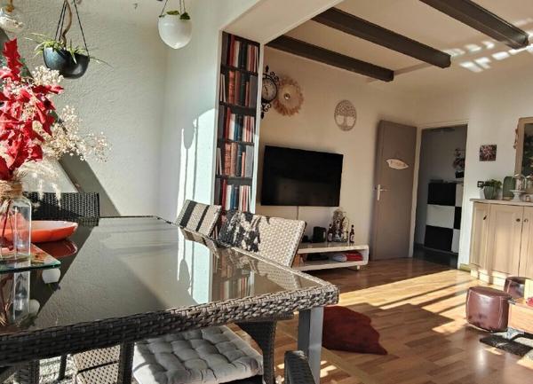 Appartement à vendre    3 pièces • 64 m2 Fréjus