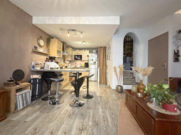 Riom (63200) Maison de ville de charme – 80 m2 – Hyper-centre de Riom (63)