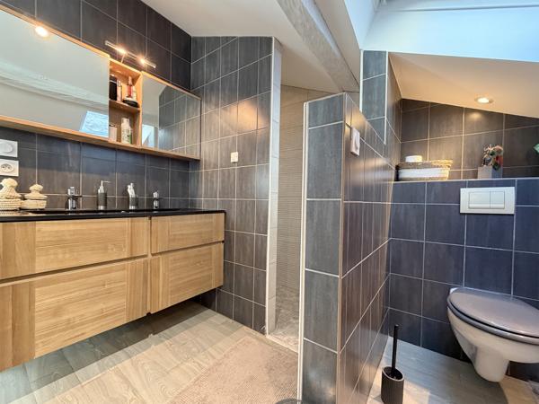 Riom (63200) Maison de ville de charme – 80 m2 – Hyper-centre de Riom (63)