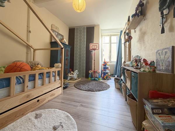 Riom (63200) Maison de ville de charme – 80 m2 – Hyper-centre de Riom (63)