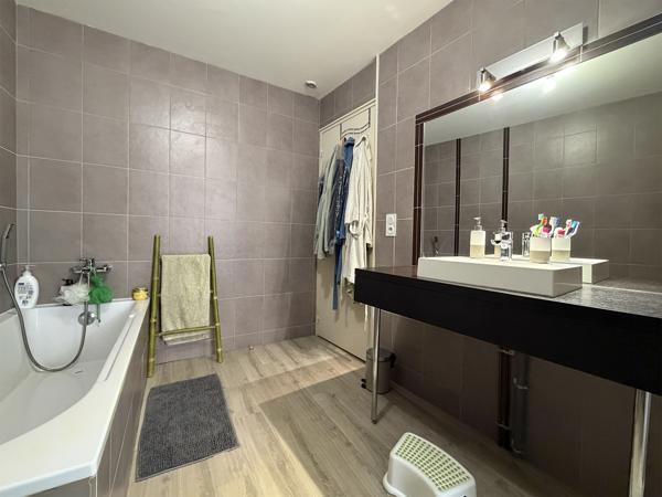 Riom (63200) Maison de ville de charme – 80 m2 – Hyper-centre de Riom (63)