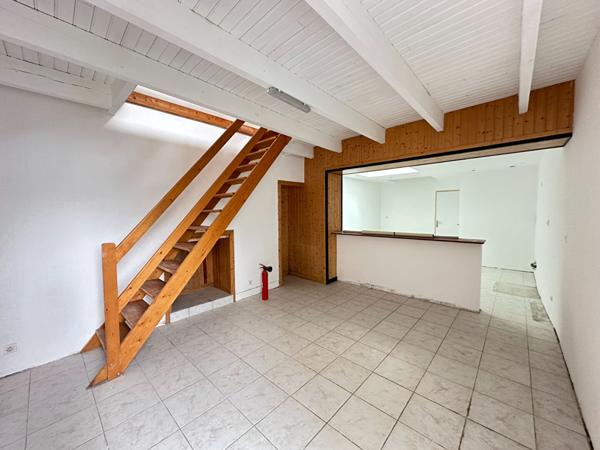 Fouesnant, Beg-Meil, Appartement T3, en duplex, au coeur du bourg.