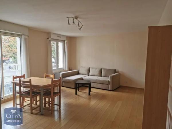 Appartement à louer 2 pièces 49.9m² Tours (37000)