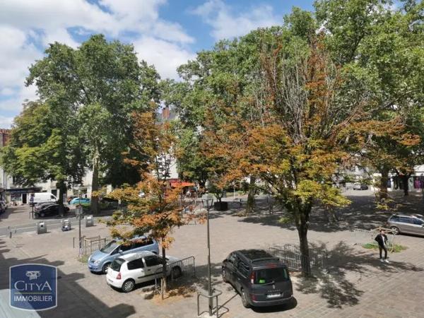 Appartement à louer 2 pièces 49.9m² Tours (37000)