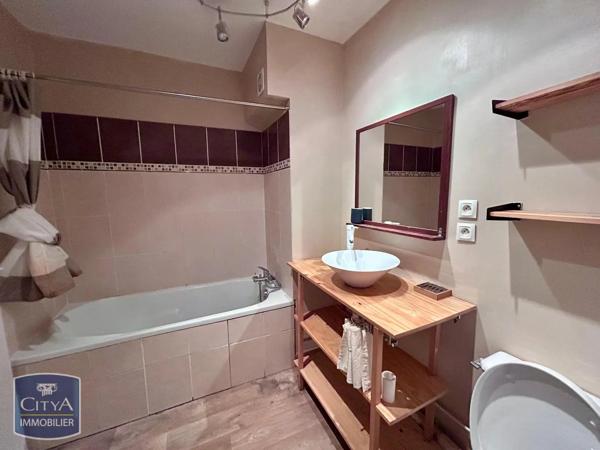 Appartement à louer 2 pièces 49.9m² Tours (37000)