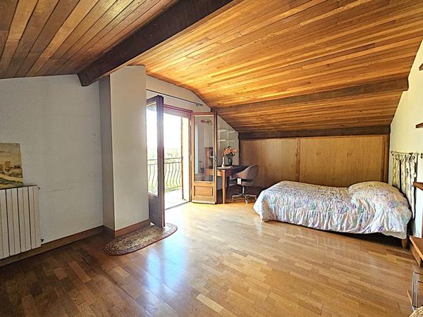 Villeneuve-sur-Lot (47300) A 3mn du centre de Villeneuve sur Lot - Maison familiale 4 chambres avec dépendances et vue dominante, sur 30