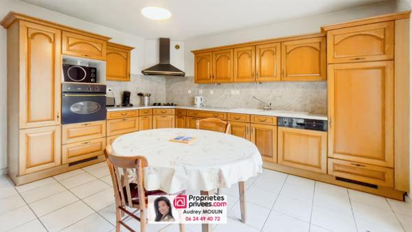 Maison lumineuse 7p,  5 chambres Spacieuses Goncelin + Dépendances + extérieurs