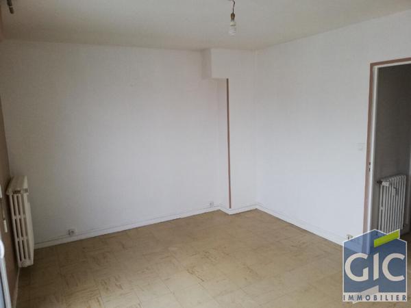 A LOUER APPARTEMENT DE 1 PP A MONDEVILLE