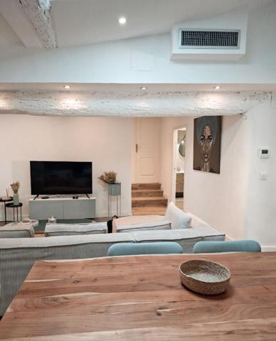 Rare à la vente ! Superbe T4 rénové ? Dernier étage ? Aix-en-Provence centre