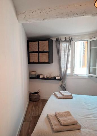 Rare à la vente ! Superbe T4 rénové ? Dernier étage ? Aix-en-Provence centre