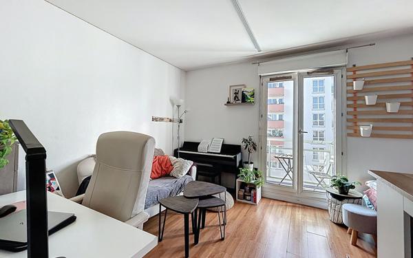 Appartement à vendre    1 pièce • 26,02 m2 Suresnes
