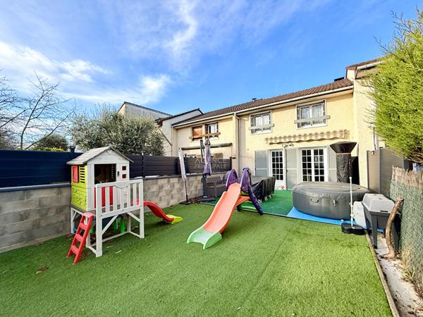 Maison Eragny 4 pièce(s) 78 m2 299 000 € **  - Référence  8002