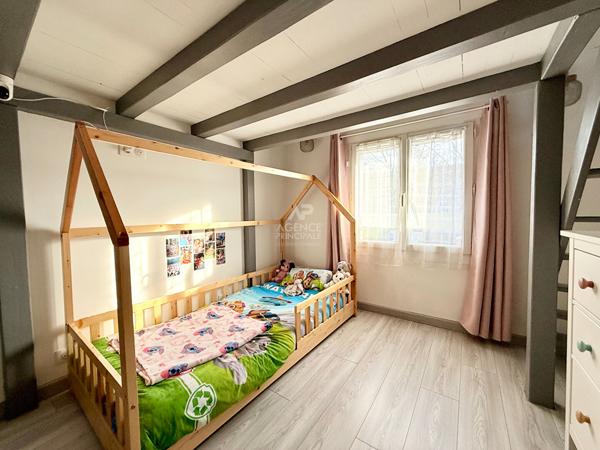 Maison Eragny 4 pièce(s) 78 m2 299 000 € **  - Référence  8002