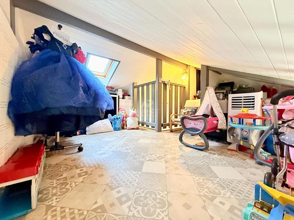 Maison Eragny 4 pièce(s) 78 m2 299 000 € **  - Référence  8002