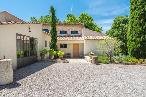 PROPRIÉTÉ À AIX-EN-PROVENCE NORD : HAVRE DE PAIX ET DE LUXE