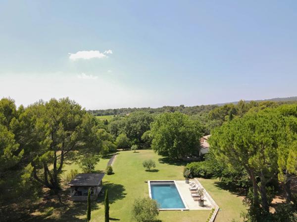 PROPRIÉTÉ À AIX-EN-PROVENCE NORD : HAVRE DE PAIX ET DE LUXE