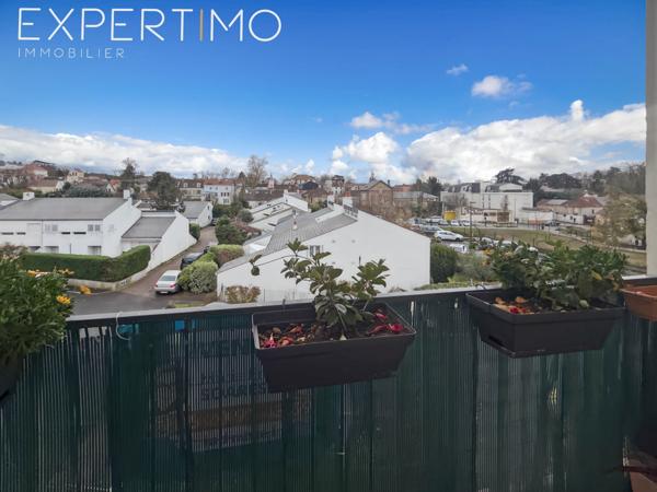 Eaubonne (95600) Margency. Beau 3 pièces avec balcon et vue dégagée.