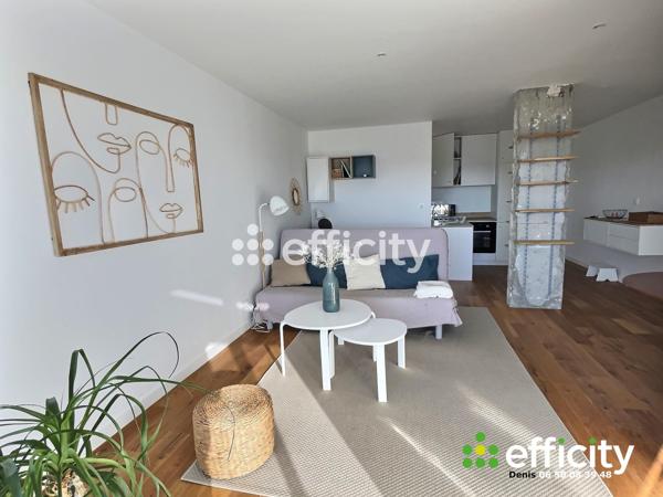 Appartement
         2 pièces
        - 53 m² 273 000 € *
