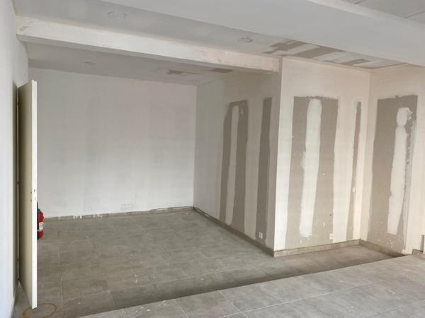 MAGNIFIQUE LOCAL COMMERCIAL 36 M² ROGNAC 13340