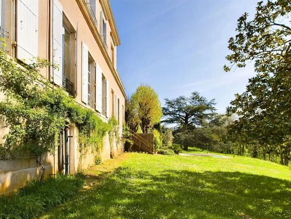 Superbe château du XIXe siècle dans un parc magnifique