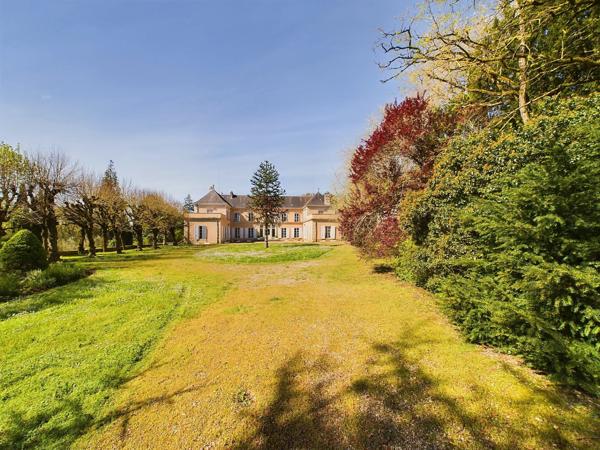 Superbe château du XIXe siècle dans un parc magnifique