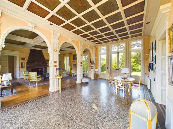 Superbe château du XIXe siècle dans un parc magnifique