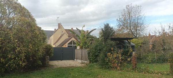 MAISON RENOVEE DANS VILLAGE A 10 MINUTES DE LA FLECHE ET DE CERANS FOULLETOURTE