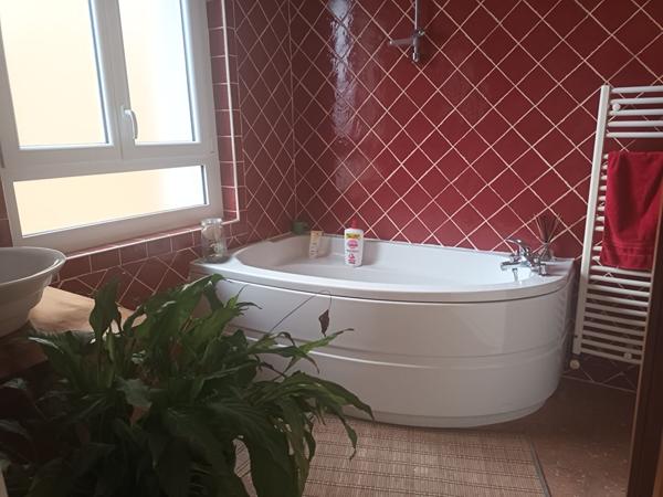 MAISON RENOVEE DANS VILLAGE A 10 MINUTES DE LA FLECHE ET DE CERANS FOULLETOURTE