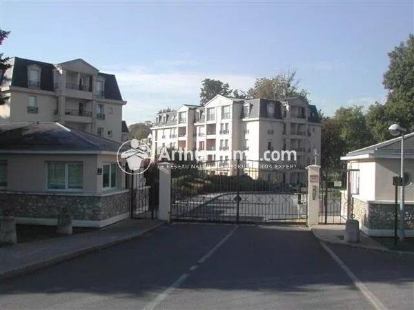 Vente                                                      Appartement
                        
                     2 pièces                      47 m2                     à Étiolles