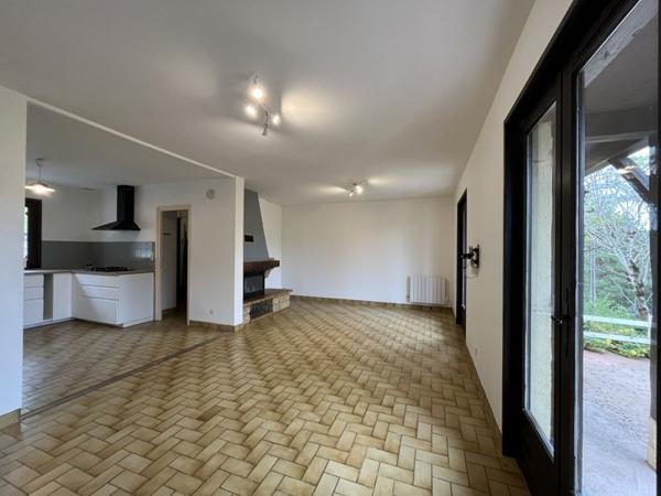 Maison à louer 800 € CC Auriac-du-Périgord 3 p 88 m² DPE C
