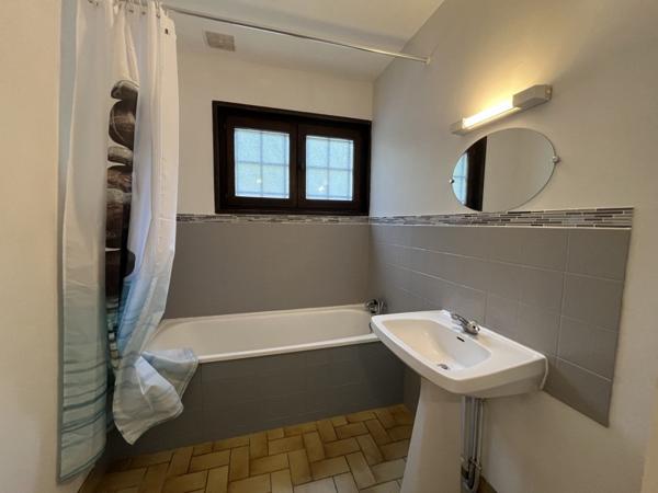 Maison à louer 800 € CC Auriac-du-Périgord 3 p 88 m² DPE C