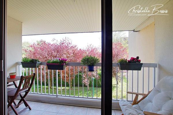 Limite Saint-Maur - Joli T4 avec loggia