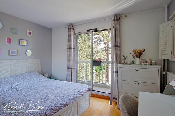 Limite Saint-Maur - Joli T4 avec loggia