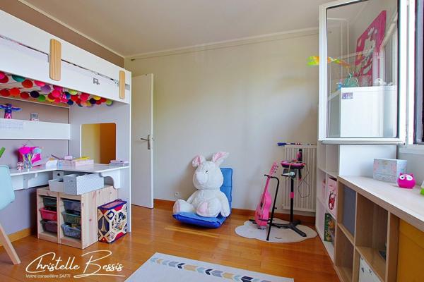 Limite Saint-Maur - Joli T4 avec loggia