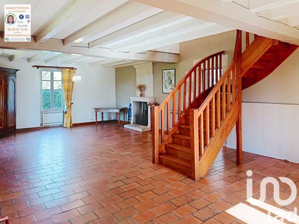 Maison rustique 5 pièces de 206 m² à Coulon (79510)