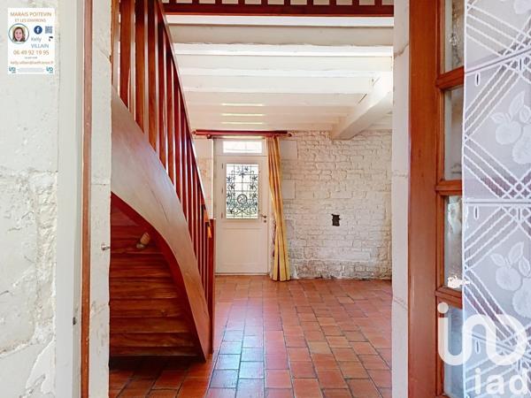 Maison rustique 5 pièces de 206 m² à Coulon (79510)